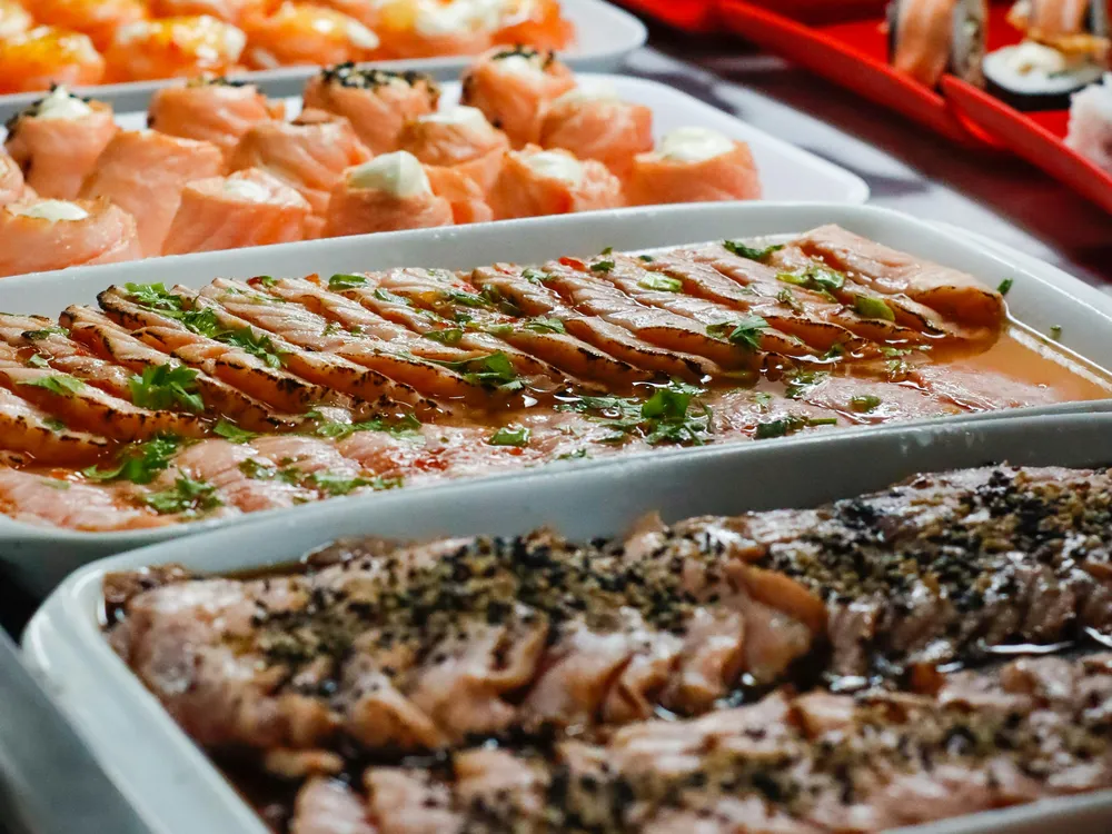 Buffet salmon — sushis & sashimis