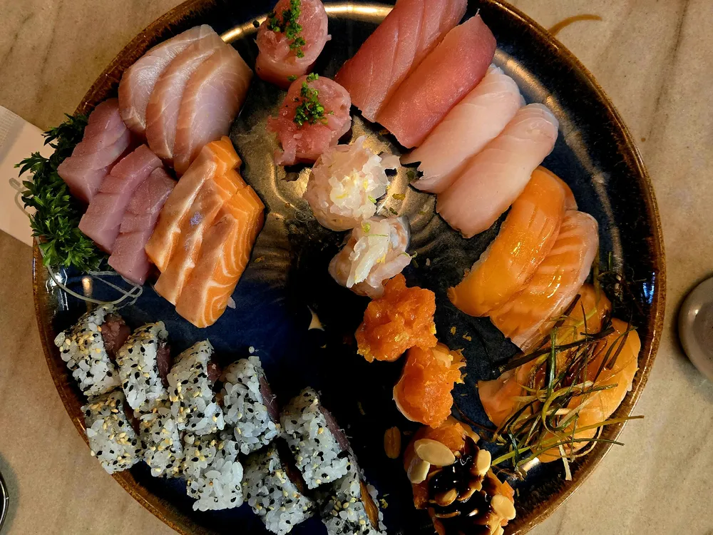 Sushis & sashimis variés