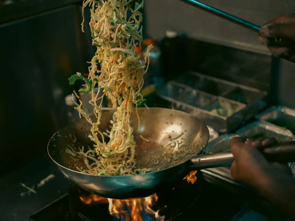 Wok aux nouilles flambées
